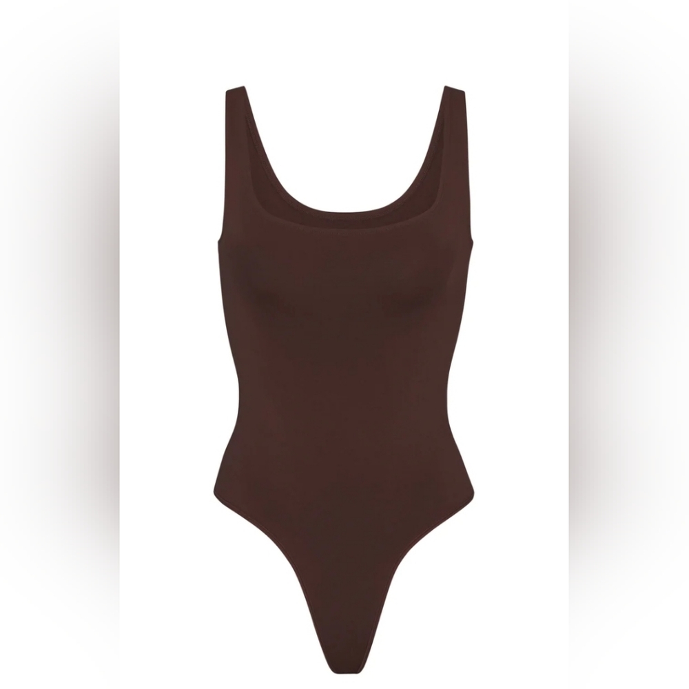 SKIMS SOFT SMOOTHING THONG/BODYSUIT/ COCOA/NWT - Picture 5 of 16